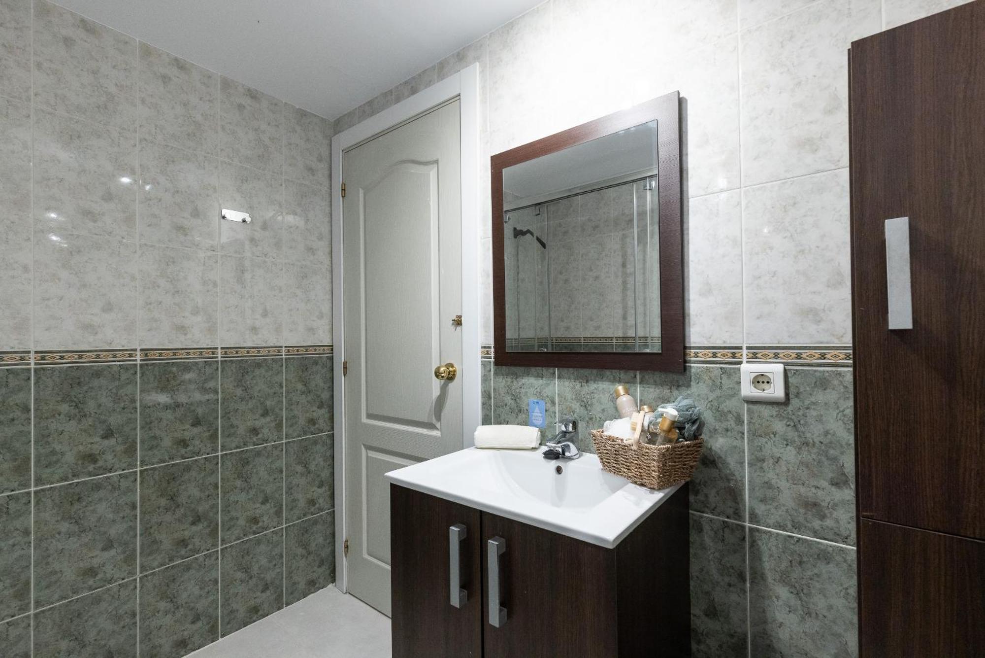 Uhc Rodas Apartments 萨洛 客房 照片